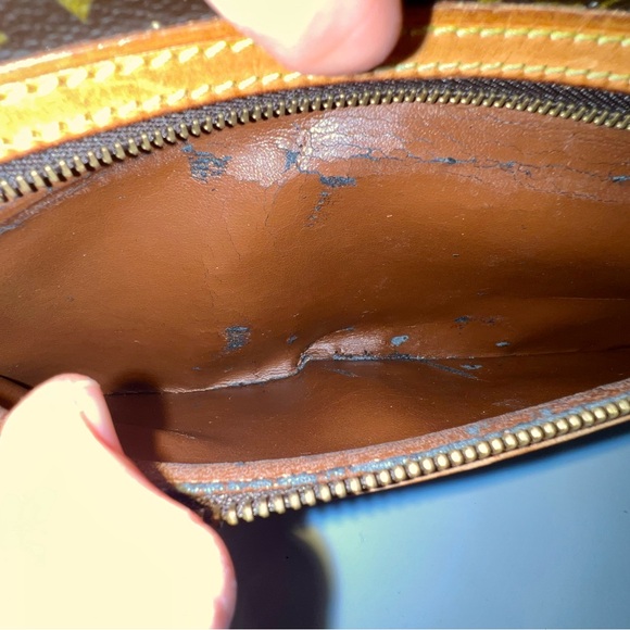 Vintage Louis Vuitton purse and wallet - Picture 9 of 15